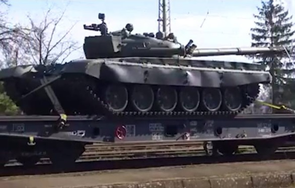 República Tcheca fura bloqueio da OTAN e envia tanques à Ucrânia